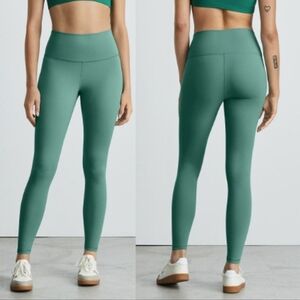 NEW Everlane The Perform 24/7 Legging in dark green mint size M